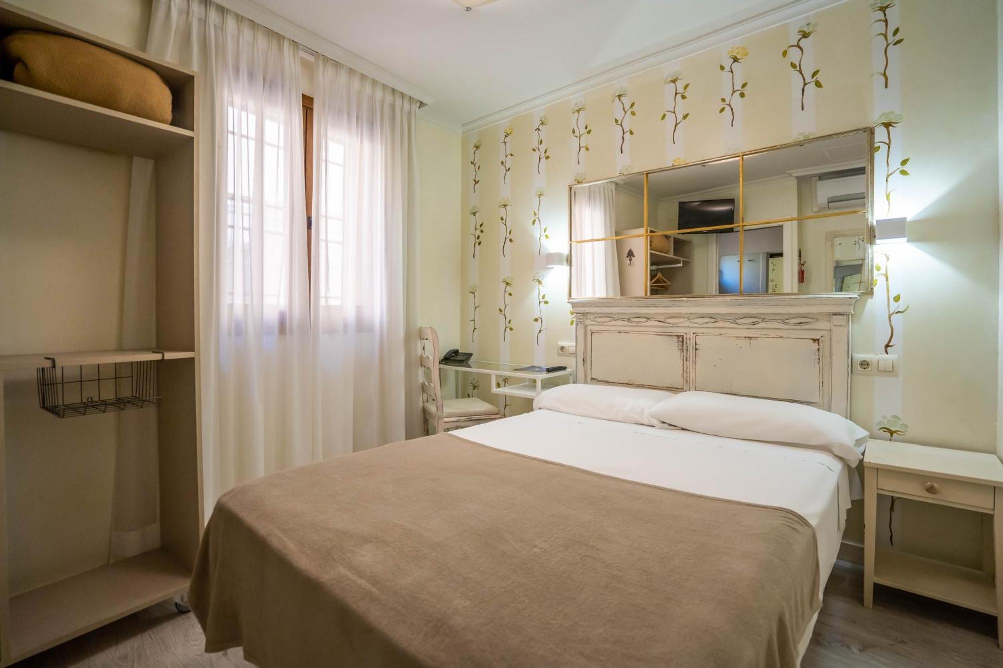 Hotel Yit Puerta Bisagra à Tolède Extérieur photo