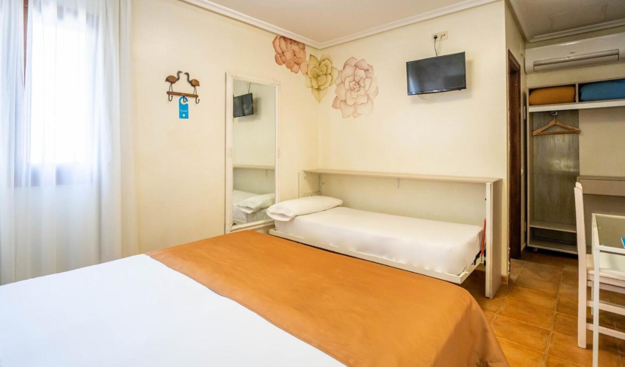 Hotel Yit Puerta Bisagra à Tolède Extérieur photo