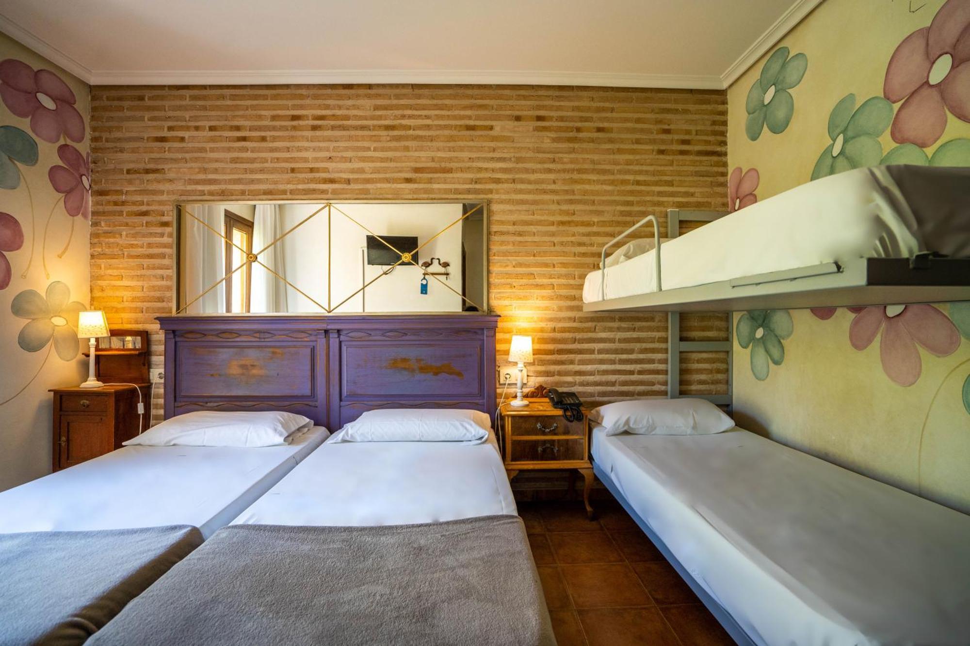 Hotel Yit Puerta Bisagra à Tolède Extérieur photo